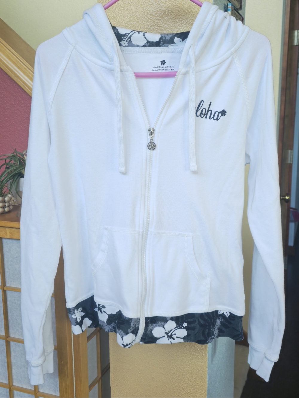 Island Designs White Hoodie With Black Hibiscus Lining Size